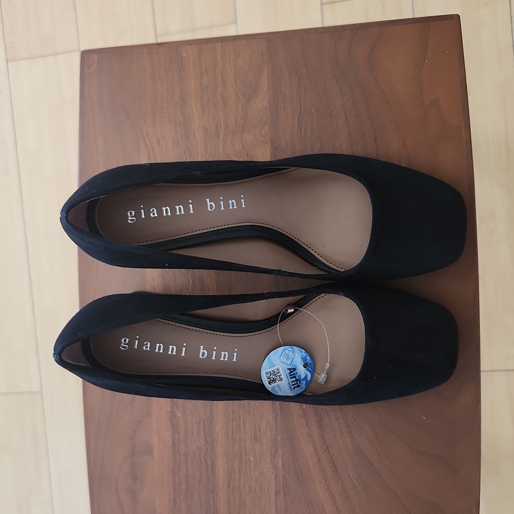 Gianni Bini 2.5 inches heels  size 7.5
